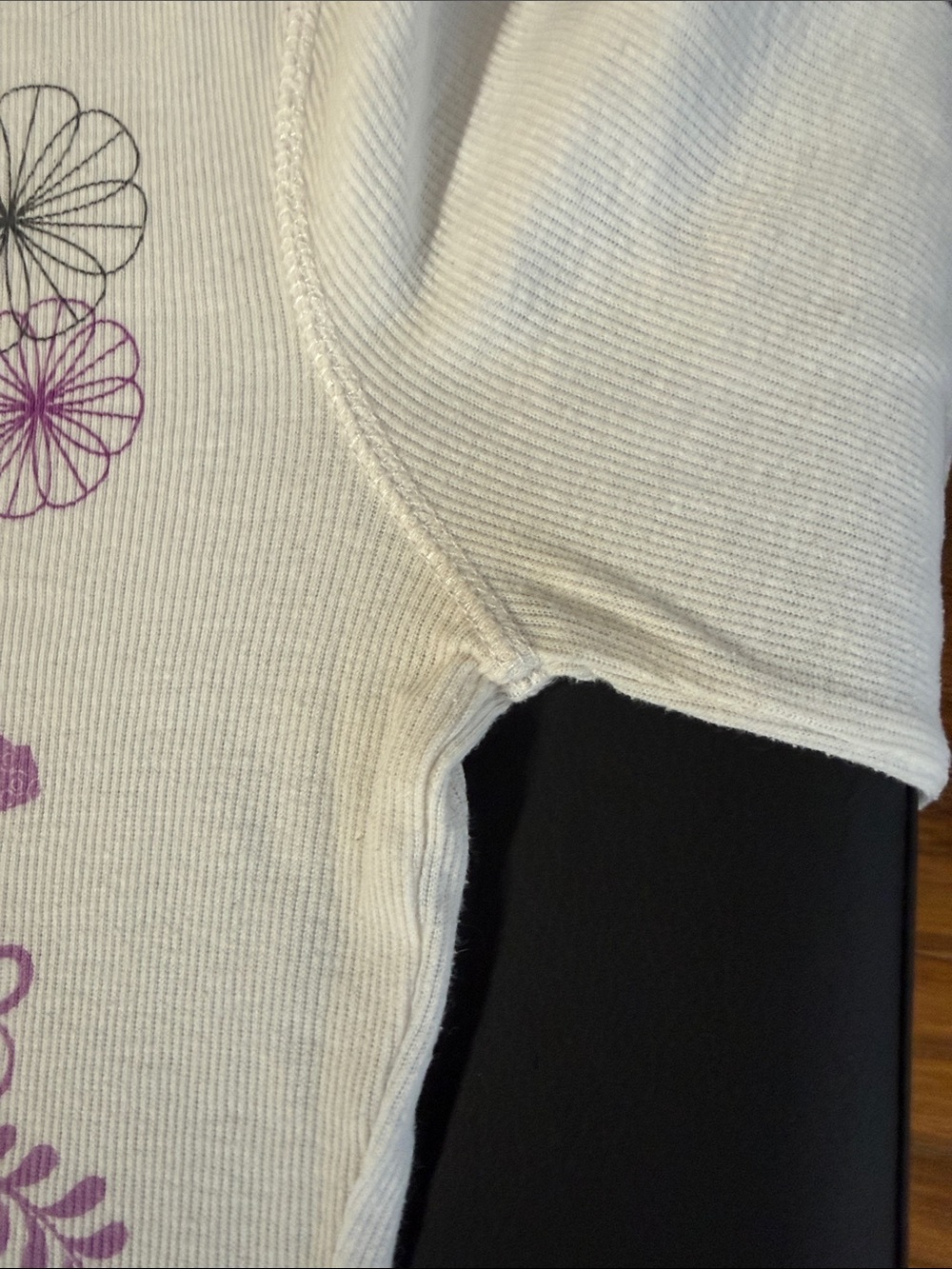Roxy Women’s Long Sleeve White Top with Purple Floral Print Size L - Picture 10 of 10